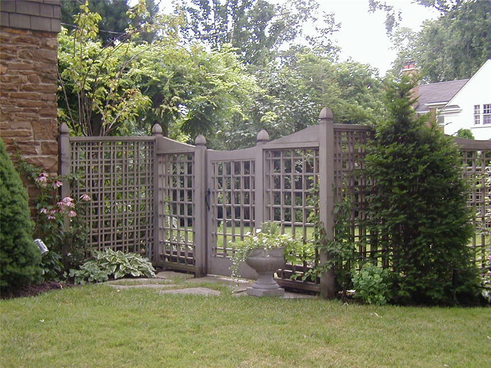 English Gate and Fence